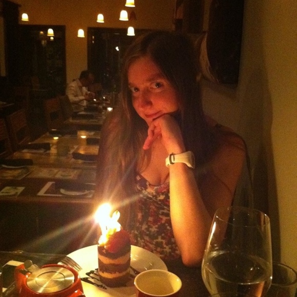 Meet your Posher, Gabrielle-Nanci - Picture 3 of 3